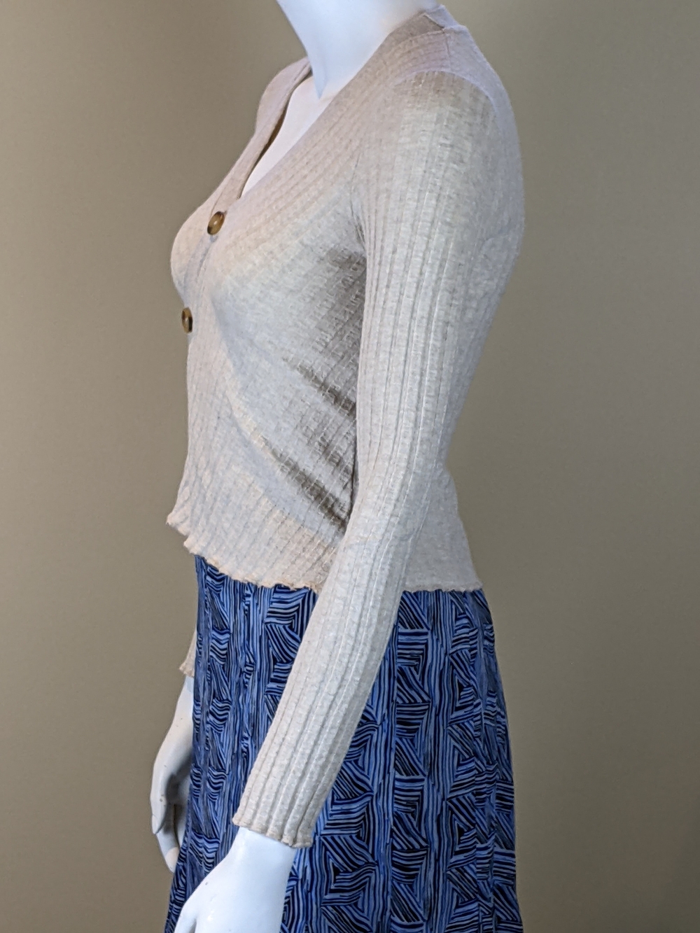 Ribbed Women’s V-neck Sweater
